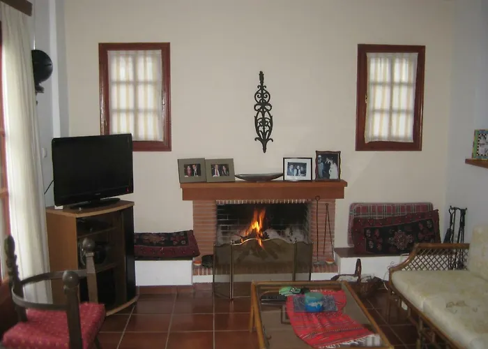 Beautiful In Koukounara Villa Pilos